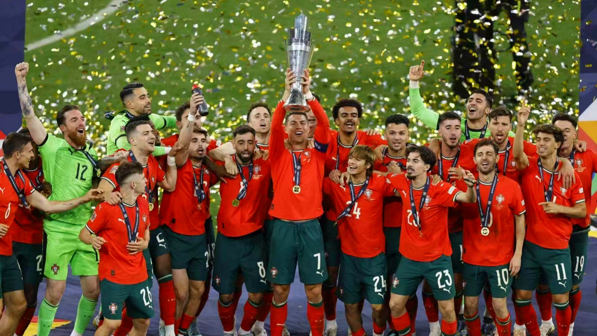 华体会-包含拜仁绝杀里昂，C罗扑点救主欧联杯的词条